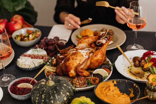 5 Phygital Thanksgiving Events Your Church Can Still Do